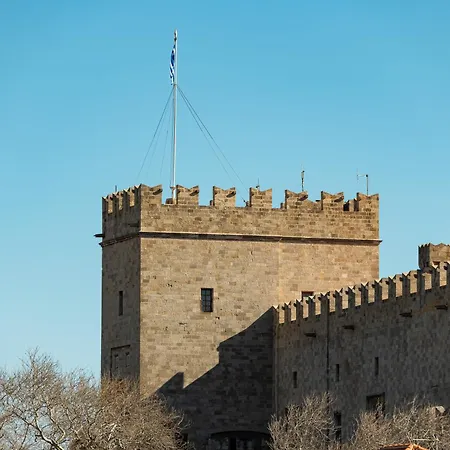 Fluvian Terrace Апартаменти